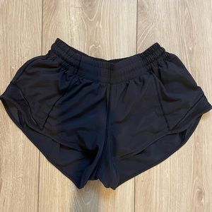 Lululemon hottie hot short, 2.5’. Size 2